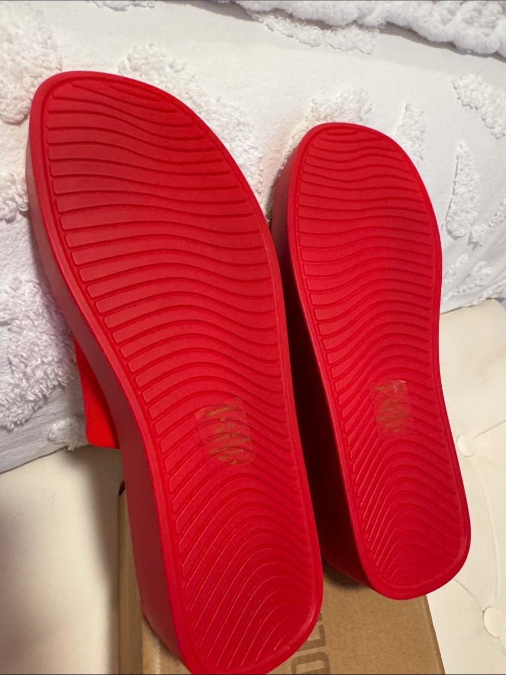 Steve Madden Bright Red Platform Slip-On Stretchy Slides - Picture 7 of 8